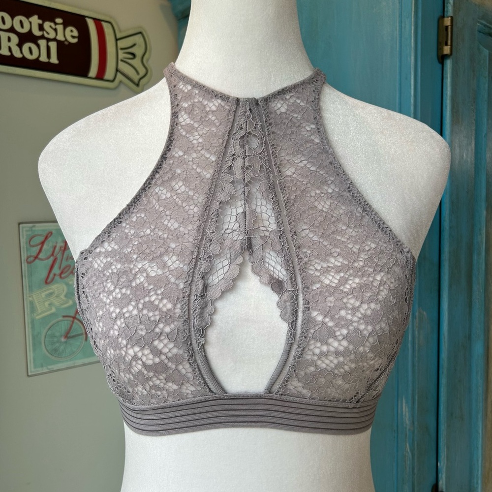Victoria’s Secret Lavender Open Back All Lace Keyhole Halter Bralette Lingerie